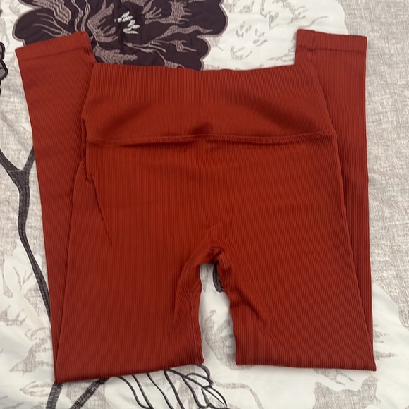 VS Leggings Size Small - Picture 4 of 4